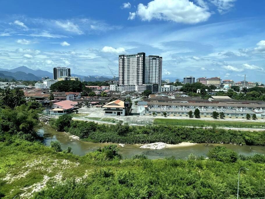 Premier Family & View Seven Houz Ipoh